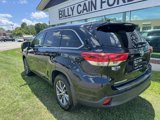 Used 2019 Toyota Highlander XLE image 2