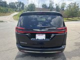Used 2022 Chrysler Pacifica Touring-L image 4