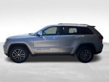 Used 2017 Jeep Grand Cherokee Limited w/ Luxury Group II image 3