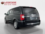 Used 2014 Chrysler Town & Country Touring-L image 5