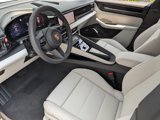 New 2025 Porsche Macan 4 Electric image 4
