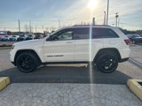Used 2018 Jeep Grand Cherokee Laredo image 4