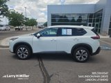 Used 2021 Nissan Rogue SV image 3