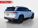 Used 2023 Jeep Grand Cherokee Altitude image 5