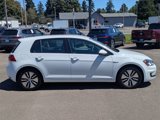 Used 2016 Volkswagen e-Golf SE image 6