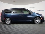 New 2025 Chrysler Pacifica Select image 4