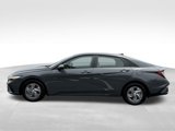 Used 2025 Hyundai Elantra SE image 2