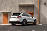 Used 2017 Porsche Cayenne Turbo image 3
