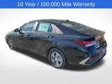 New 2025 Hyundai Elantra SE image 3