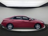 Used 2022 Hyundai Elantra SE w/ Cargo Package image 4