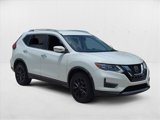Used 2019 Nissan Rogue SV image 3
