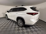 Used 2022 Toyota Highlander Platinum image 3