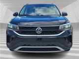 Certified 2022 Volkswagen Taos SE w/ Panoramic Sunroof Package image 4