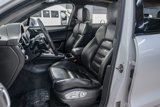 Used 2017 Porsche Macan Turbo image 4
