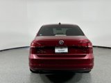 Used 2017 Volkswagen Jetta SE image 5