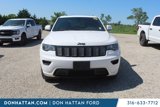Used 2017 Jeep Grand Cherokee Altitude image 2