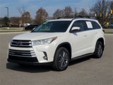 Used 2017 Toyota Highlander XLE image 3