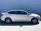 Used 2019 Ford Fusion SE image 2