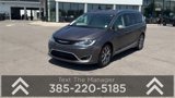 Used 2017 Chrysler Pacifica Limited image 3