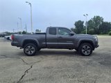 Used 2016 Toyota Tacoma TRD Sport image 2