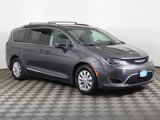 Used 2018 Chrysler Pacifica Touring-L w/ Premium Audio Group image 2