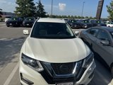 Used 2018 Nissan Rogue SV image 2