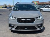 Used 2022 Chrysler Pacifica Touring-L image 3