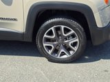 Used 2016 Jeep Renegade Latitude image 2