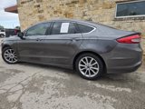 Used 2017 Ford Fusion SE w/ Fusion SE Technology Package image 3