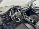 Certified 2021 Porsche Macan image 4
