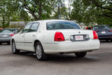 Used 2006 Lincoln Town Car Signature Limited image 6