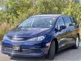 Used 2018 Chrysler Pacifica LX image 3