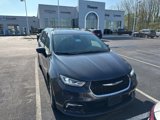 Used 2021 Chrysler Pacifica Touring-L image 2