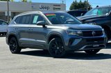 Used 2023 Volkswagen Taos SE image 2