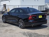 Used 2020 Volvo S60 T5 Momentum image 3