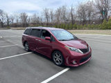 Used 2017 Toyota Sienna SE Premium image 2