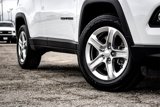 Used 2024 Jeep Compass Latitude image 2