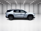Used 2024 Chevrolet Traverse LT image 4