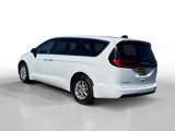 Used 2023 Chrysler Pacifica Touring-L image 3
