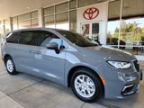 Used 2023 Chrysler Pacifica Touring-L image 4