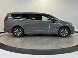 New 2025 Chrysler Pacifica Select w/ Uconnect Theater Family Group image 2