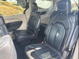 Used 2022 Chrysler Pacifica Touring-L image 4