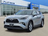 Used 2021 Toyota Highlander LE image 2