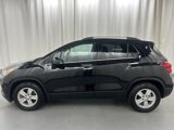 Used 2020 Chevrolet Trax LT w/ LT Convenience Package image 3