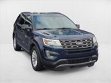 Used 2017 Ford Explorer XLT w/ Equipment Group 202A image 3