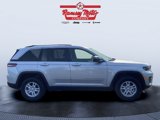 Used 2023 Jeep Grand Cherokee Laredo image 6