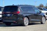 New 2025 Chrysler Pacifica Select image 5