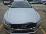Used 2018 Volvo XC60 T5 Momentum w/ Vision Package image 2