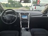 Used 2018 Ford Fusion SE w/ Fusion SE Technology Package image 3