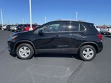 Used 2022 Chevrolet Trax LT w/ LT Convenience Package image 2
